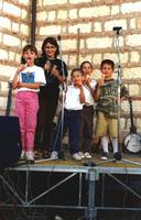19990724 Olivola-bimbi sul palco.jpg